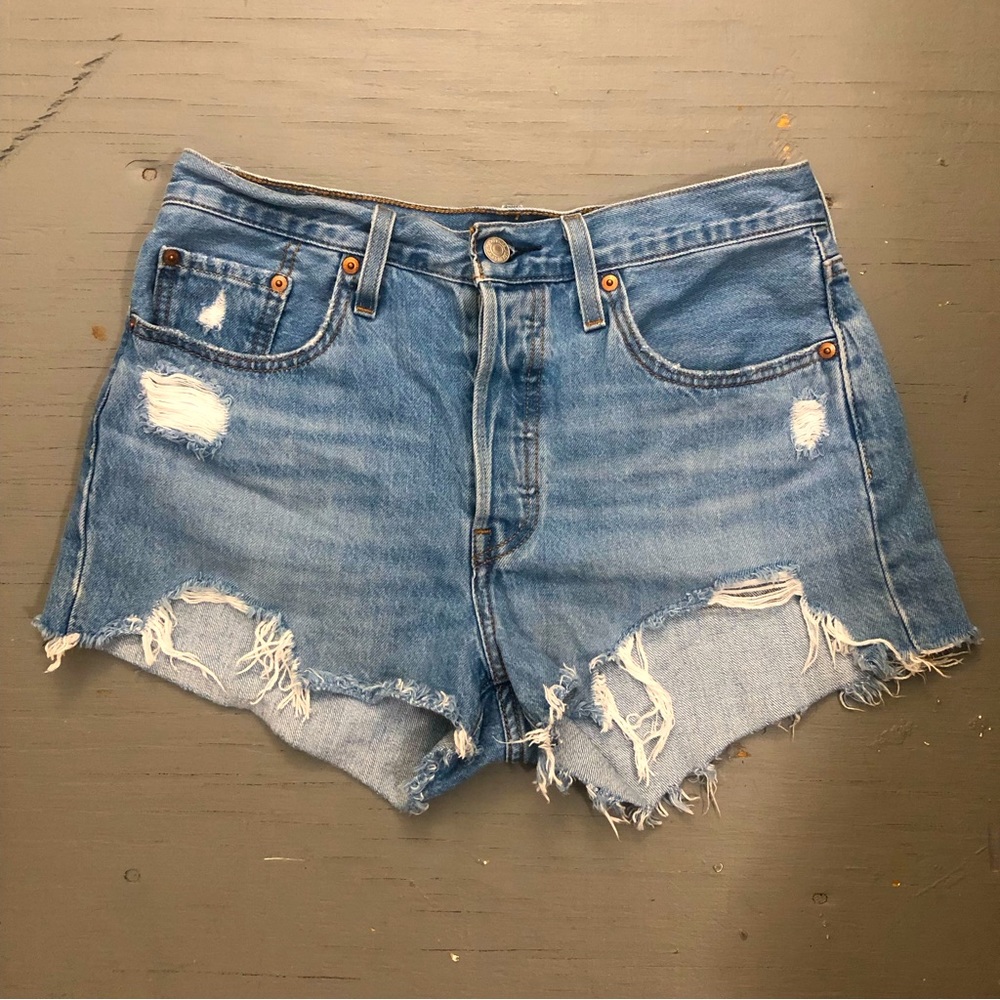 Levi’s 501 cut off high waist shorts